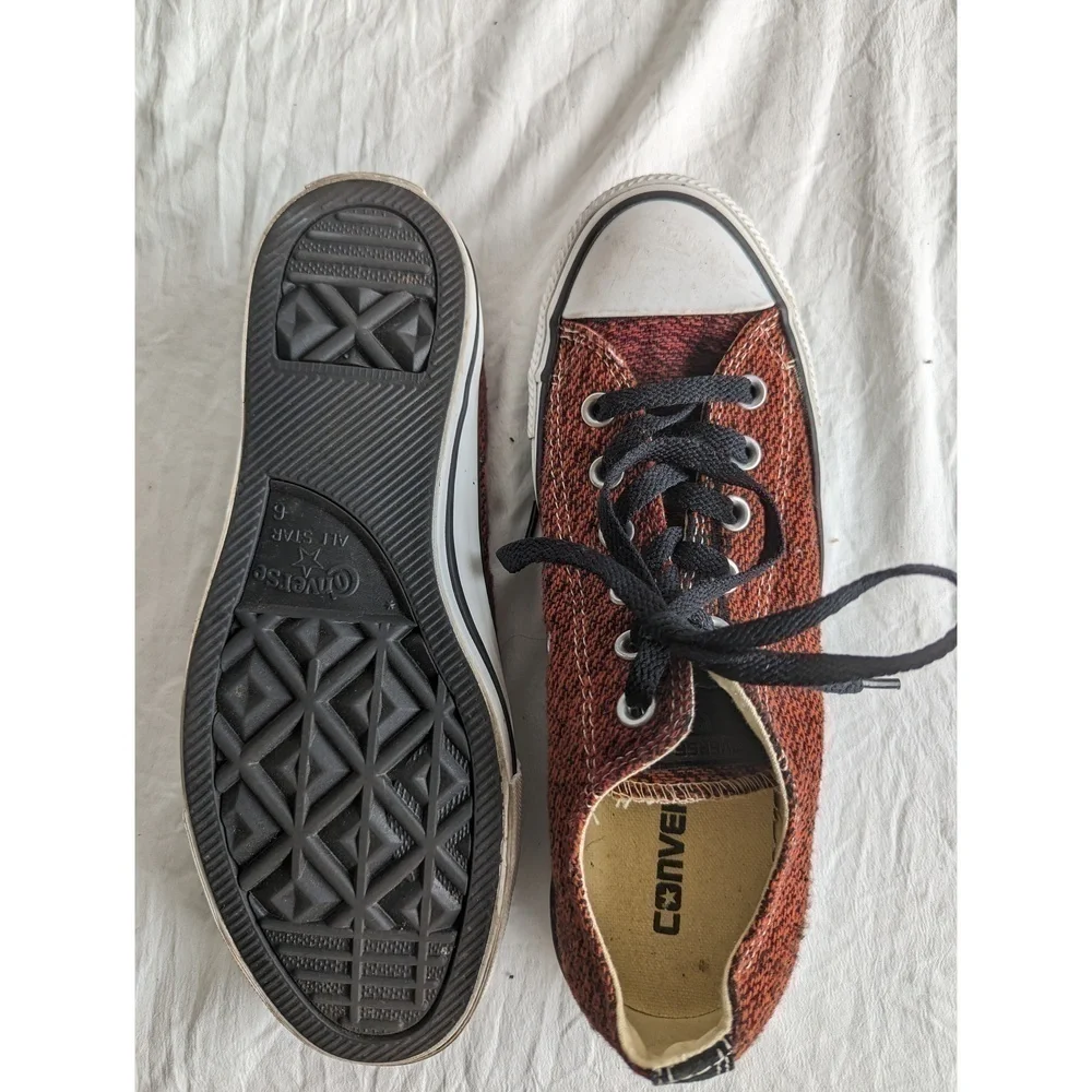 Converse - Red Knitted Pump